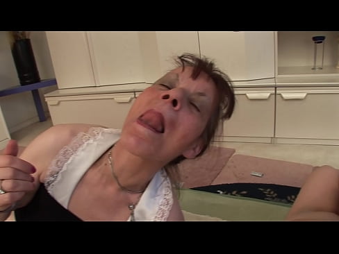 ❤️ Tá triúr ag beirt sheanmháthair agus seanathair amháin ❤️ Super sex ag ga.gaypornforyou.ru ❌️