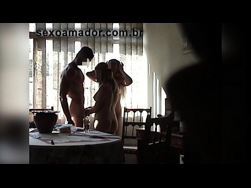 ❤️ Tugann cairde gnéis cuireadh d'fhear ollmhór agus do thriúr in éineacht leis ❤️ Super sex ag ga.gaypornforyou.ru ❌️