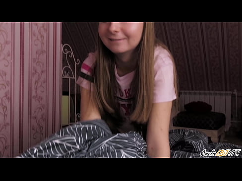 ❤️ Tarraingíonn Blondie BFF go domhain uirthi agus faigheann sí cum ina béal ❤️ Super sex ag ga.gaypornforyou.ru ❌️